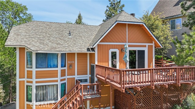 Property photo of 26570 Kings CT