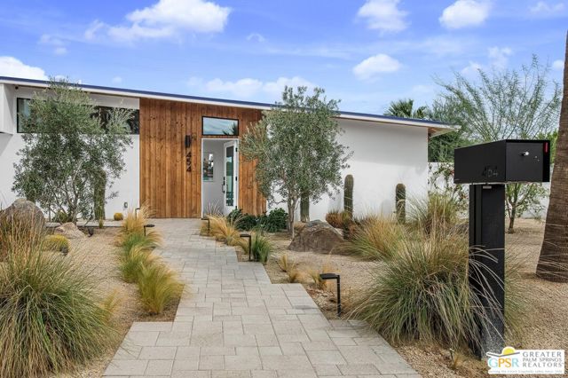 Property photo of 454 E Lindsey DR