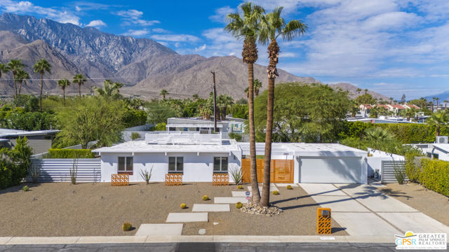 Property photo of 2889 N Davis WY