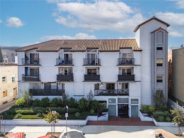 Property photo of 327 Chestnut AV