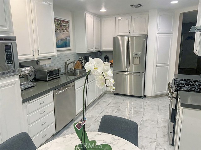 Property photo of 5440 Lindley AV