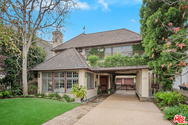 Photo of 2917 N Poinsettia Av