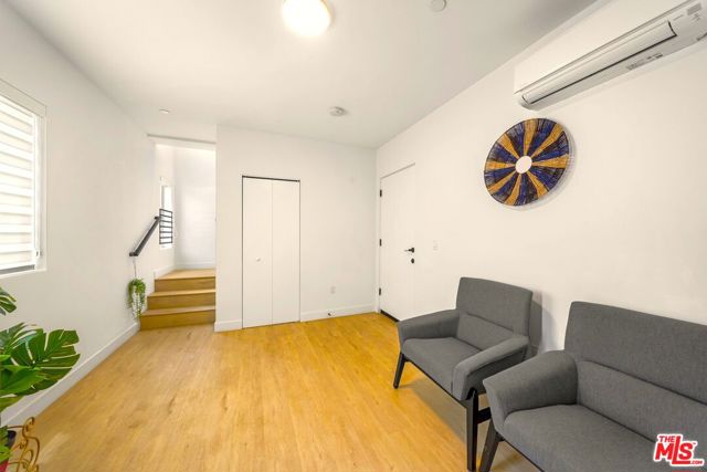 Property photo of 497 N St Andrews PL