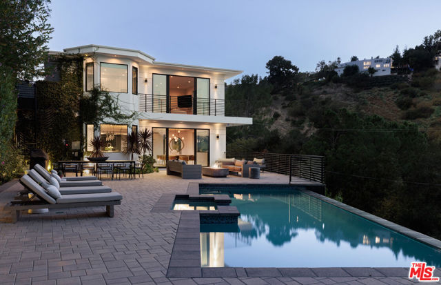 Property photo of 3820 Knobhill DR