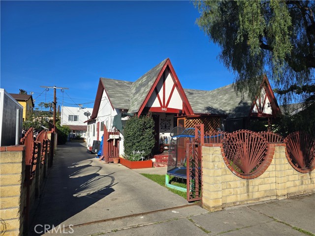 Property photo of 943 W 65th ST