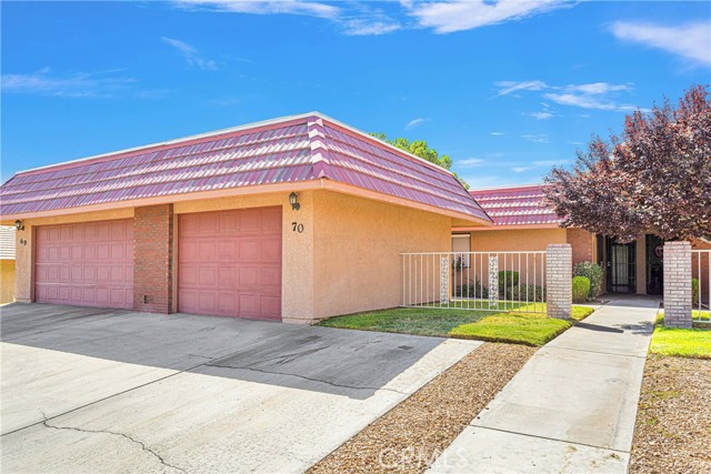 Property photo of 27535 Lakeview DR