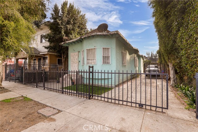 Property photo of 240 E 56th ST