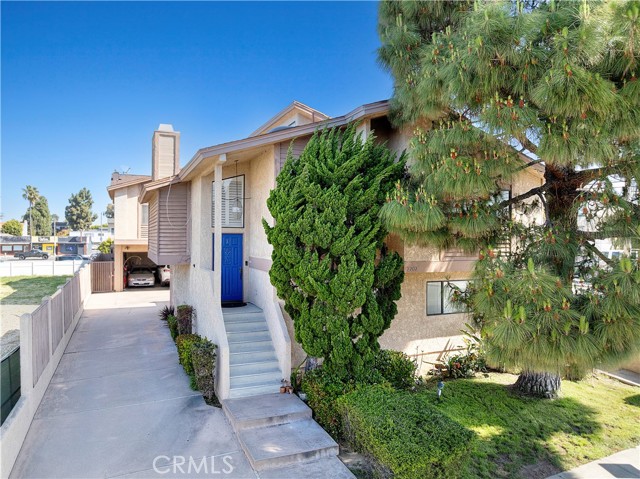 Property photo of 2707 Vanderbilt Ln
