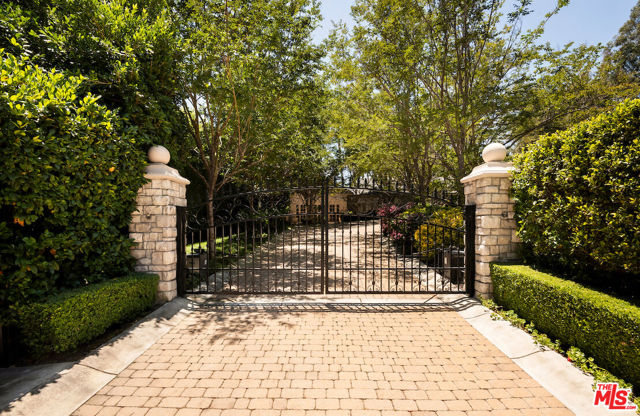Property photo of 9996 Sunset BL