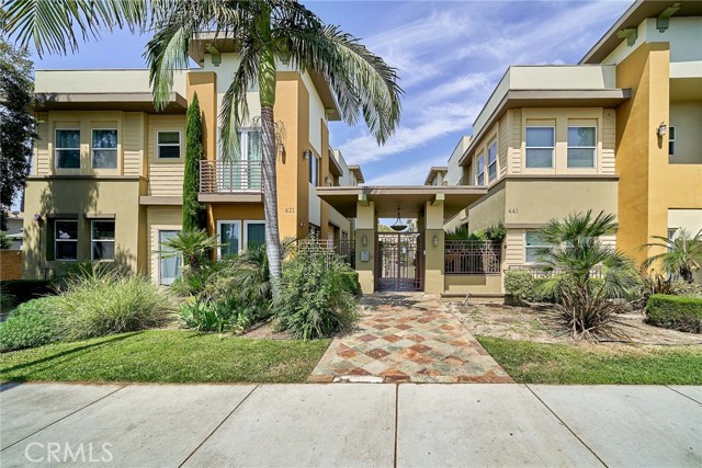 Property photo of 441 N Los Robles AV