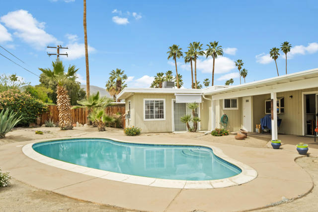 Property photo of 74563 Driftwood DR