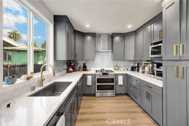 Property photo of 1655 W. 39th St