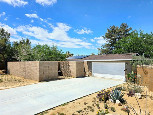 Photo of 4796 Camarilla Av