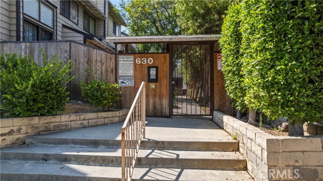 Property photo of 630 W Queen ST