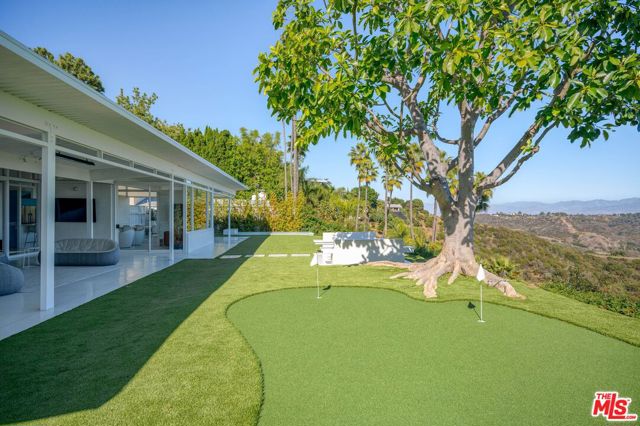 Property photo of 2262 Stradella RD