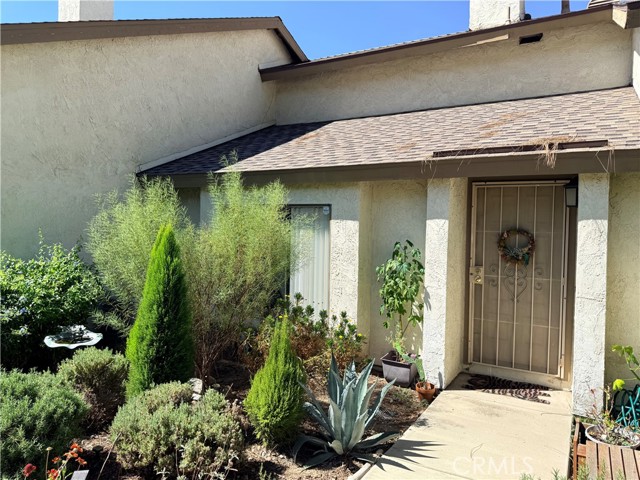 Property photo of 1974 E Lynwood