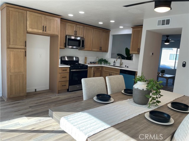 Property photo of 700 W Walnut AV