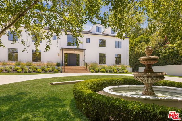 Photo of 4322 Hayvenhurst Av