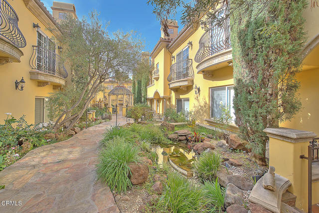 Property photo of 845 S Marengo AV