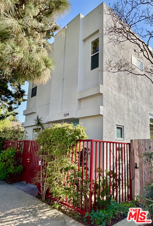 Property photo of 1314 Cabrillo AV