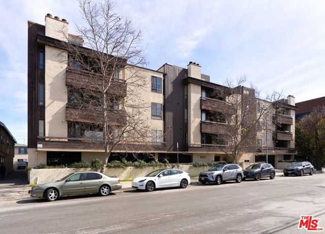 Property photo of 4822 Van Noord AV