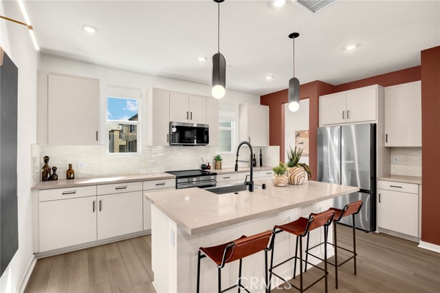 Property photo of 101 S Laxore ST