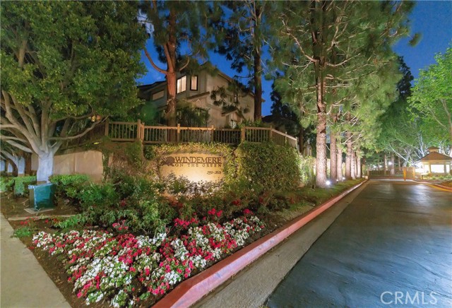 Property photo of 2571 Plaza Del Amo