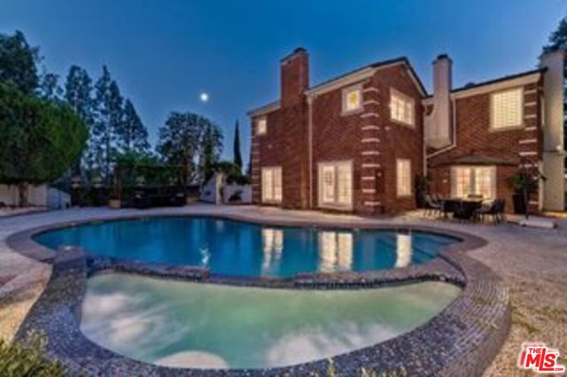 Property photo of 725 N Faring RD