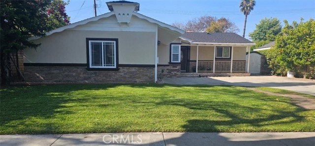 Property photo of 1043 W Orange RD