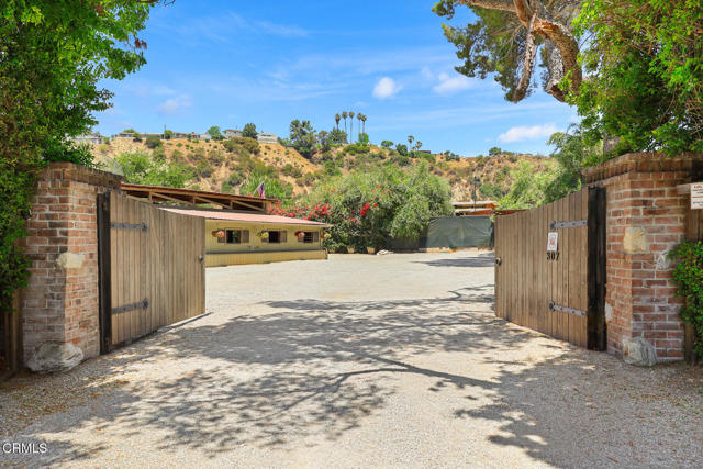 Property photo of 307 San Pascual AV
