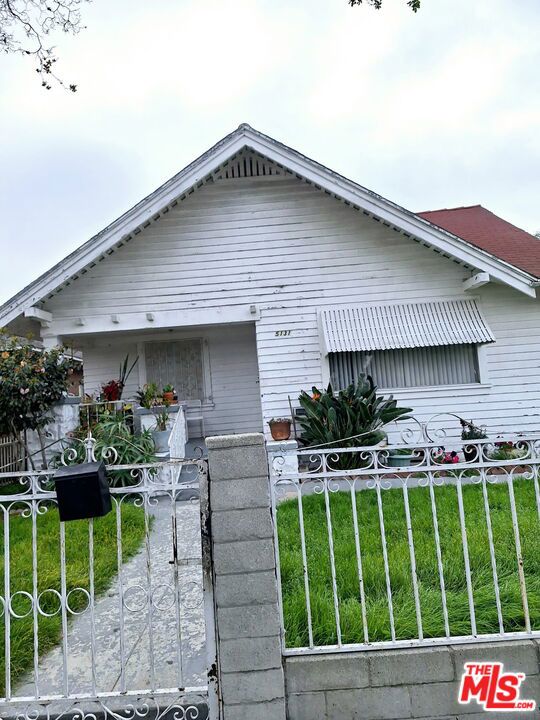 Property photo of 5131 Woodlawn AV