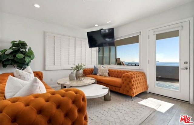 Property photo of 28 5th PL