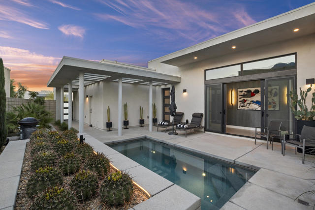 Photo of 885 Fountain Dr