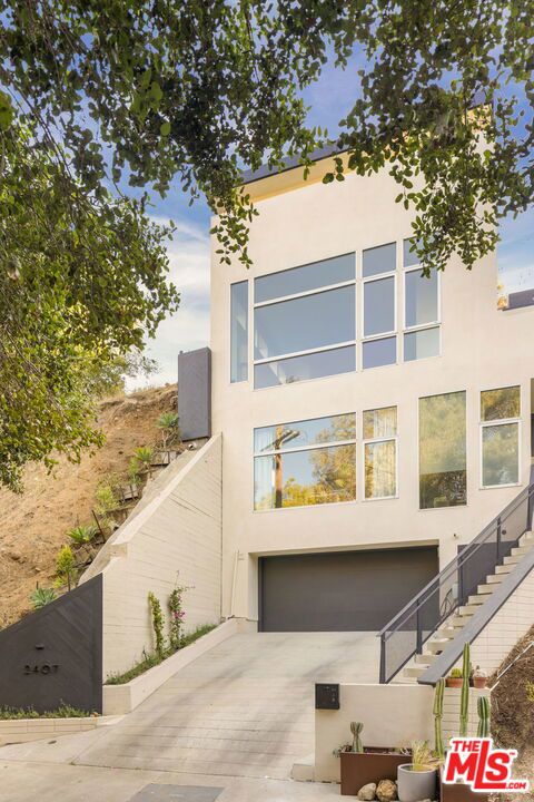 Property photo of 2407 San Marco DR