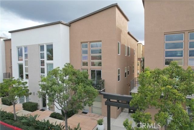 Property photo of 1540 W Artesia SQ