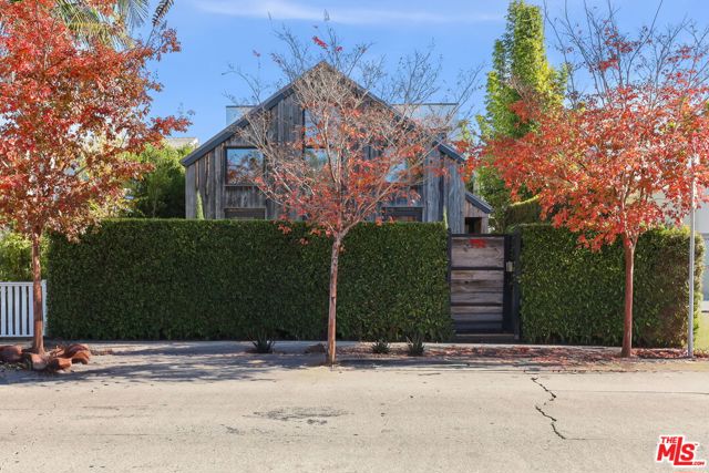 Property photo of 752 Palms BL