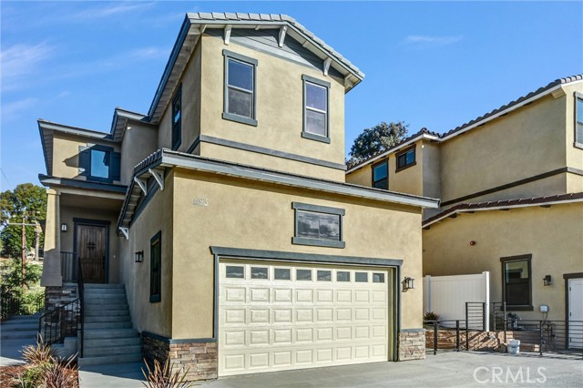 Property photo of 693 Castlehill DR