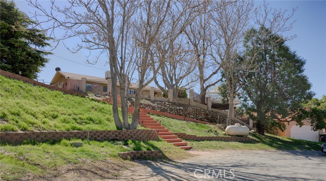 Property photo of 43134 Peek A Boo RD