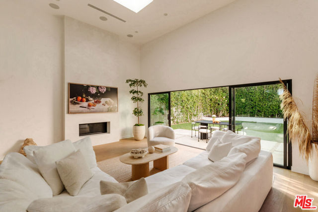 Property photo of 11827 Wagner ST