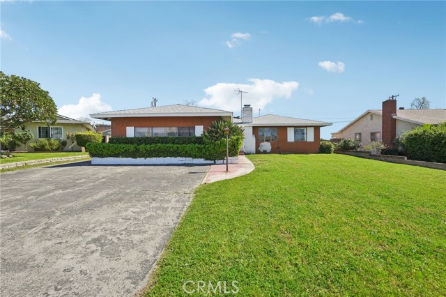 Property photo of 814 W Bonnie Brae CT