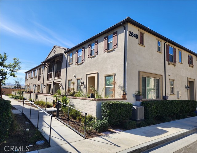 Property photo of 2848 E Berry Loop Privado