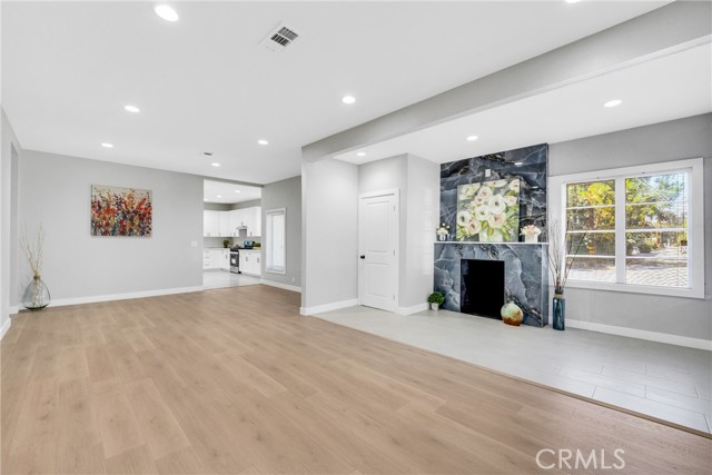 Property photo of 404 E Kingsley AV