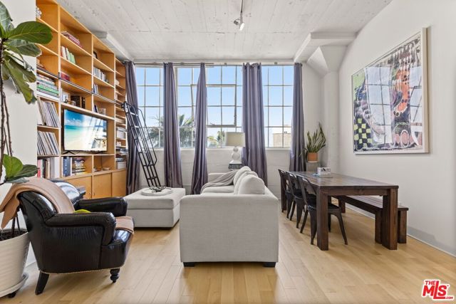 Property photo of 420 S San Pedro ST