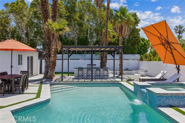 Property photo of 2665 E Vincentia RD