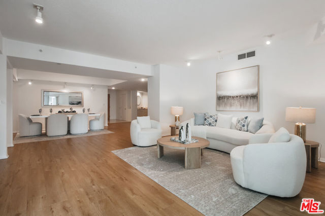 Property photo of 13600 Marina Pointe DR