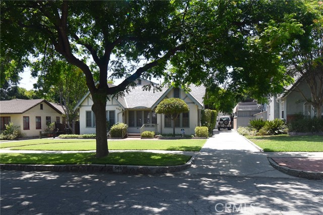 Property photo of 565 N Laurel AV