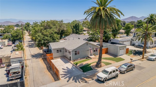 Property photo of 3643 Poplar ST