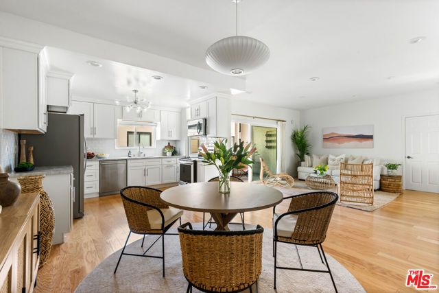 Photo of 1228 N La Cienega Bl