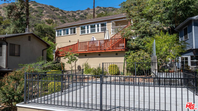 Property photo of 701 Country Club DR