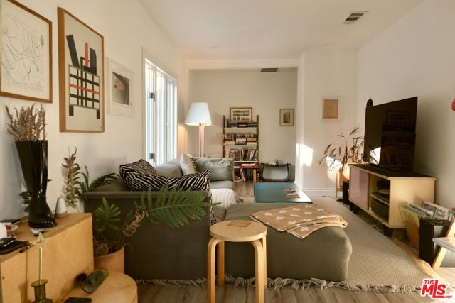 Property photo of 466 Wren DR